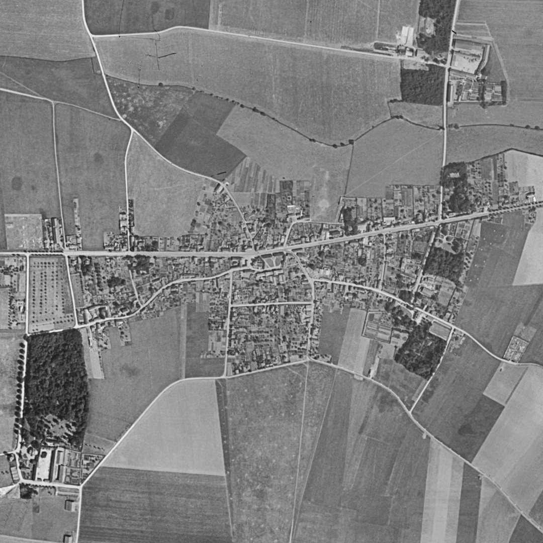 Moissy-Cramayel en 1949, le centre vu du ciel, au même cadrage