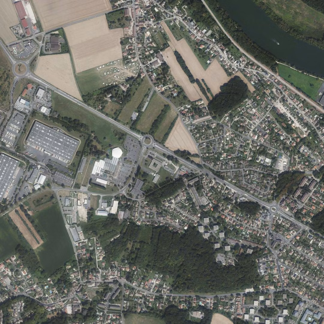 Saint-Fargeau-Ponthierry aujourd'hui, le centre vu du ciel