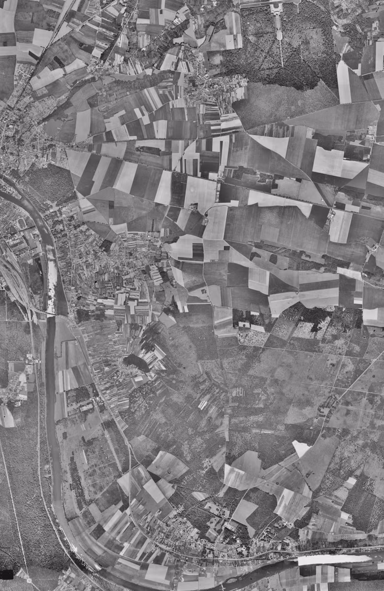 Vaux-le-Pénil en 1949, le territoire vu du ciel, au même cadrage