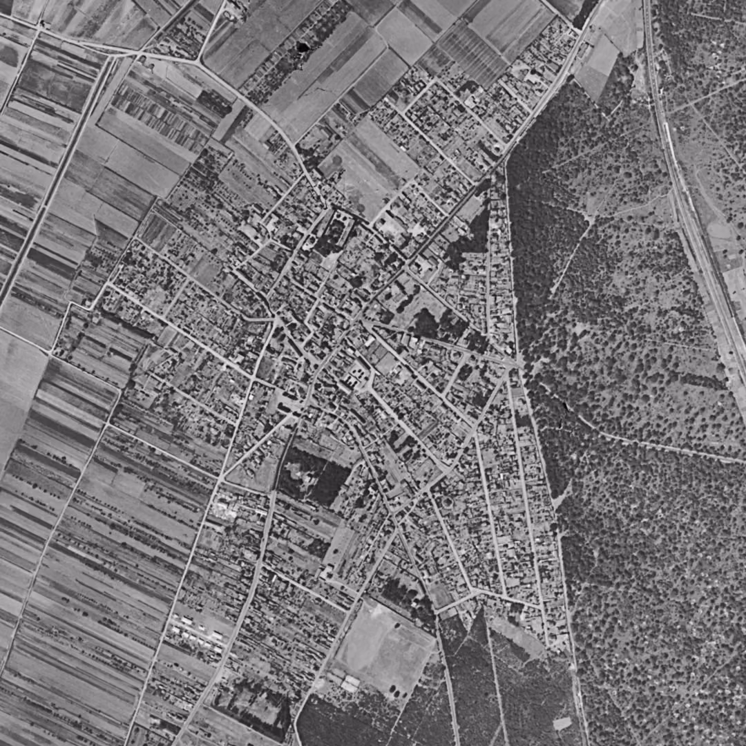 Achères en 1949, le centre vu du ciel, au même cadrage