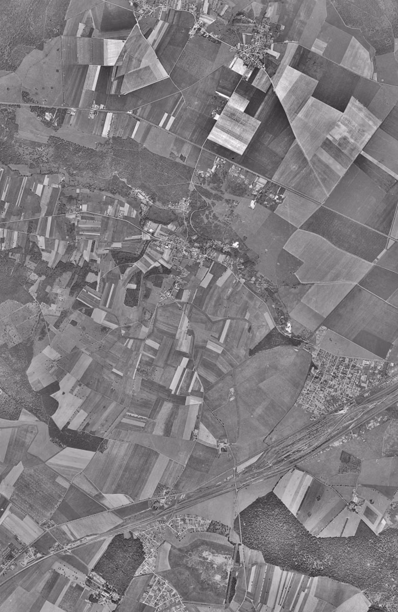 Élancourt en 1949, le territoire vu du ciel, au même cadrage