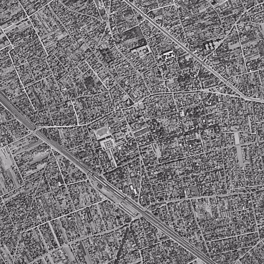 Houilles en 1949, le centre vu du ciel, au même cadrage