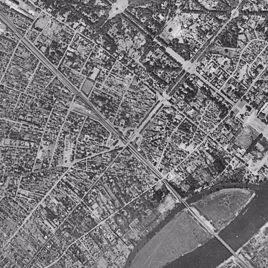 Maisons-Laffitte en 1949, le centre vu du ciel, au même cadrage