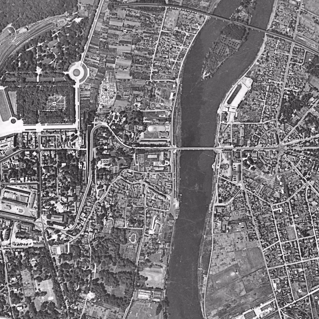 Le Pecq en 1949, le centre vu du ciel, au même cadrage