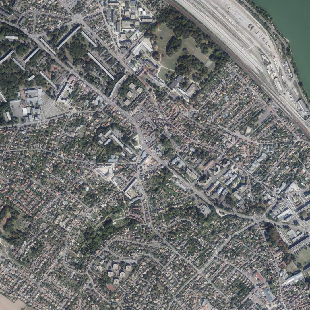 Verneuil-sur-Seine aujourd'hui, le centre vu du ciel