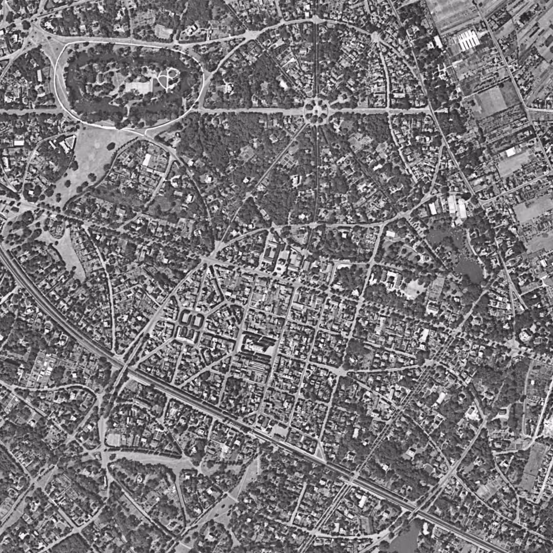 Le Vésinet en 1949, le centre vu du ciel, au même cadrage