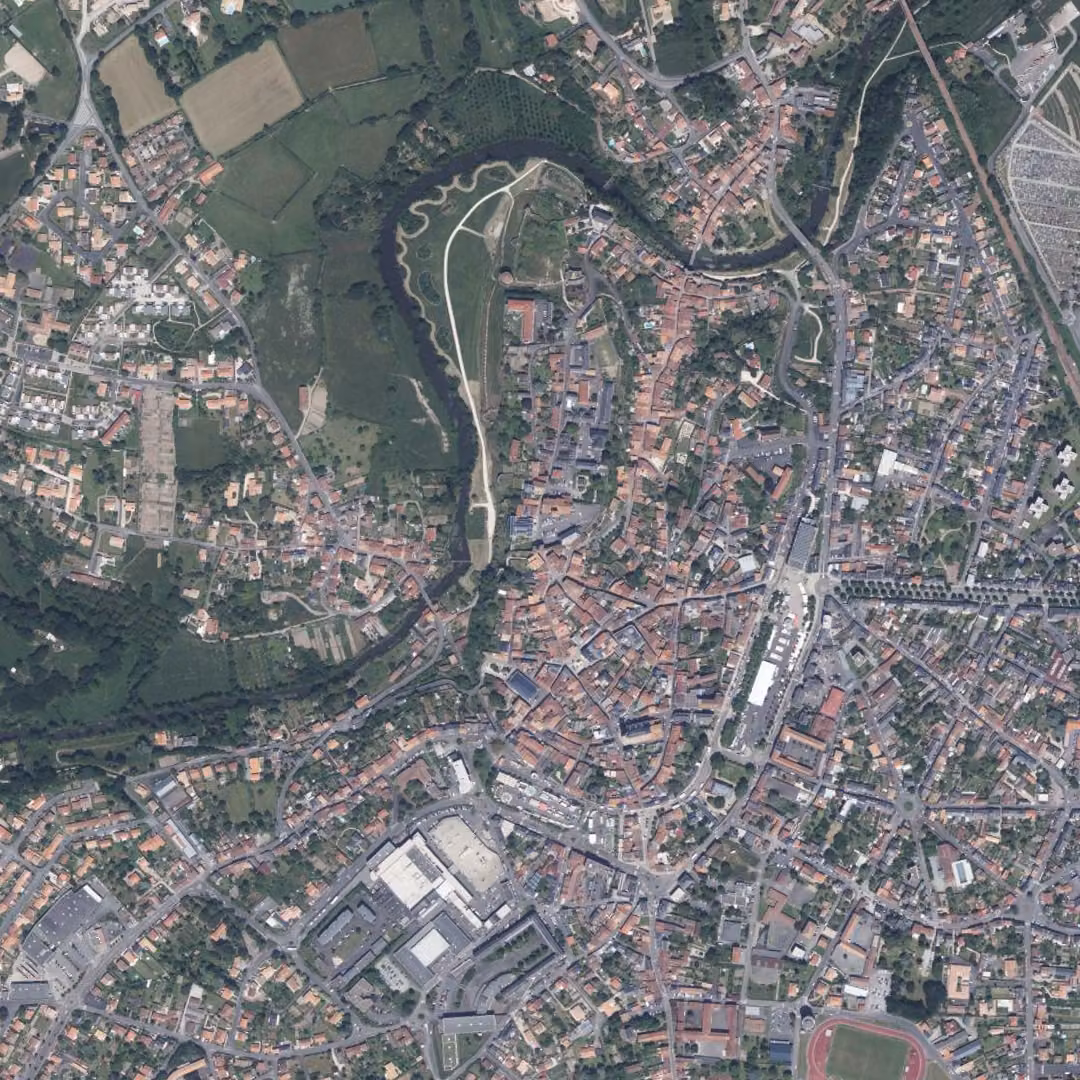 Parthenay aujourd'hui, le centre vu du ciel
