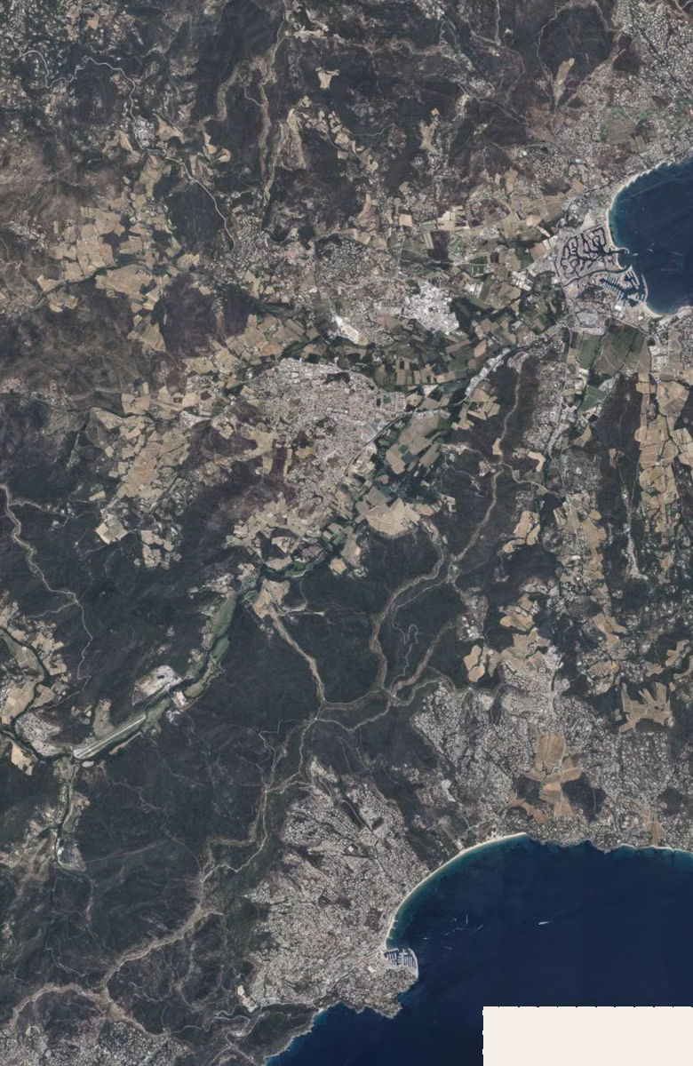 Cogolin aujourd'hui, le territoire vu du ciel