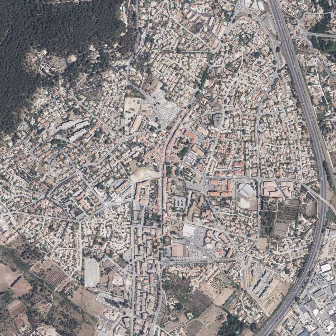 La Farlède aujourd'hui, le centre vu du ciel