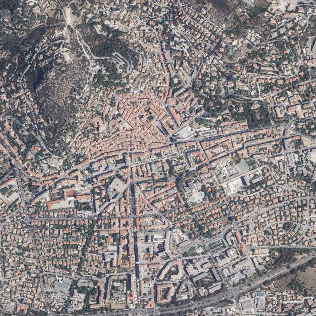 Hyères aujourd'hui, le centre vu du ciel