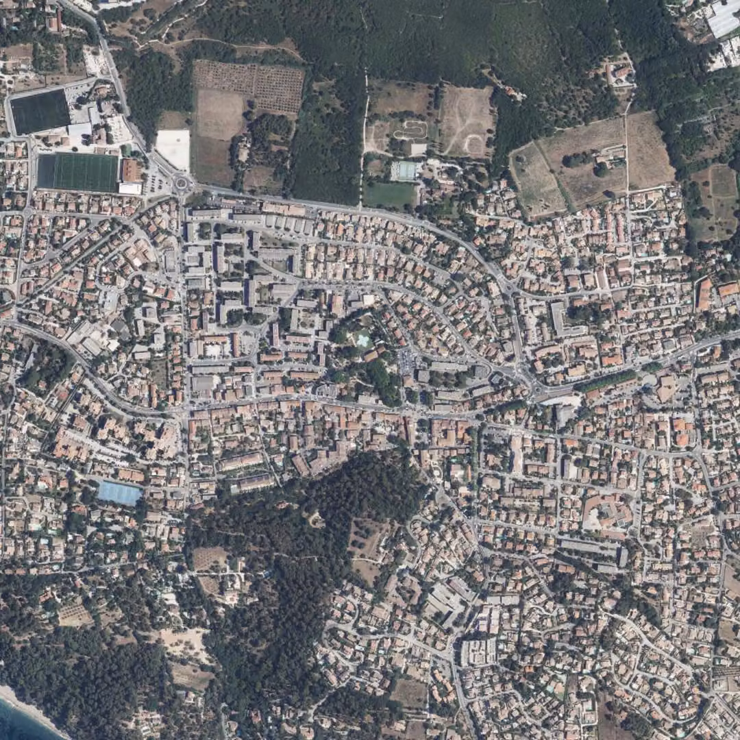 Le Pradet aujourd'hui, le centre vu du ciel