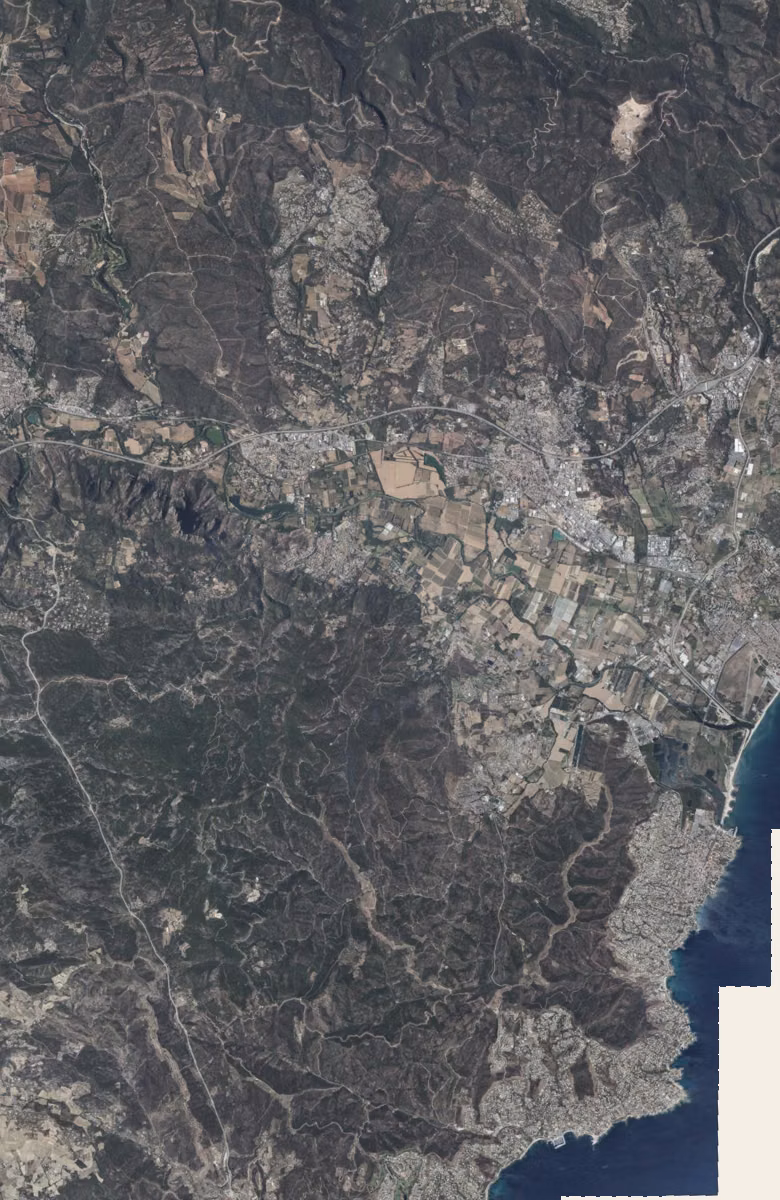 Roquebrune-sur-Argens aujourd'hui, le territoire vu du ciel