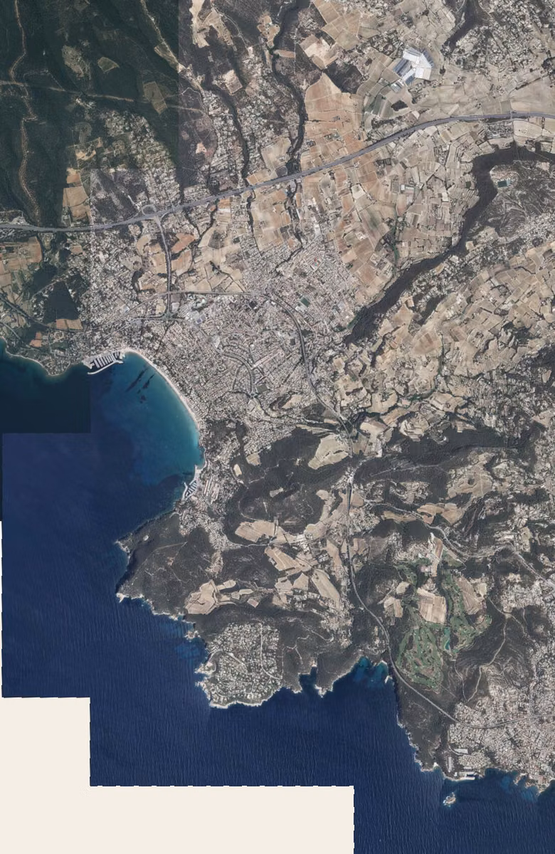 Saint-Cyr-sur-Mer aujourd'hui, le territoire vu du ciel