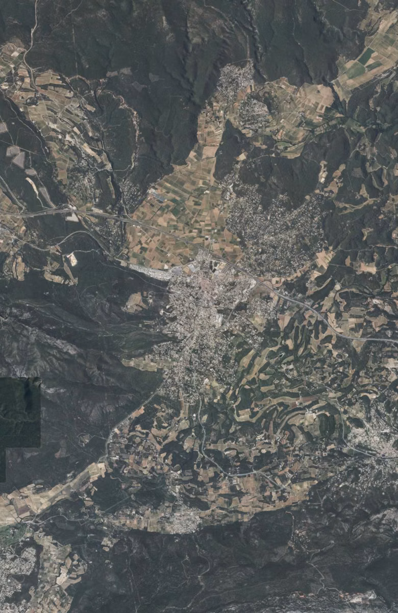 Saint-Maximin-la-Sainte-Baume aujourd'hui, le territoire vu du ciel