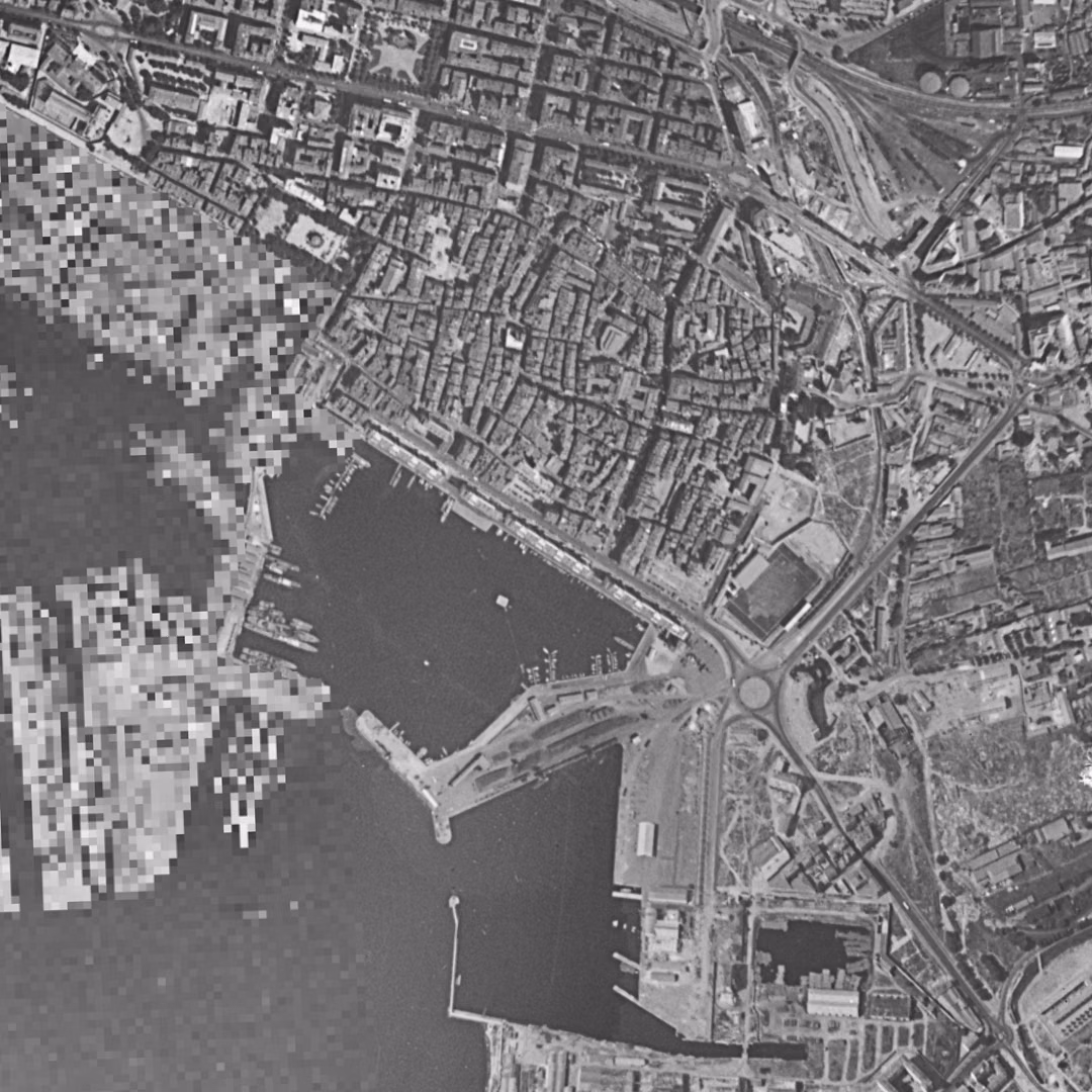 Toulon en 1955, le centre vu du ciel, au même cadrage