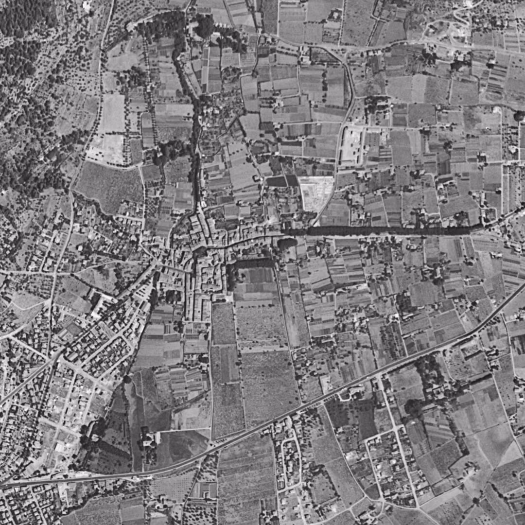 La Valette-du-Var en 1955, le centre vu du ciel, au même cadrage