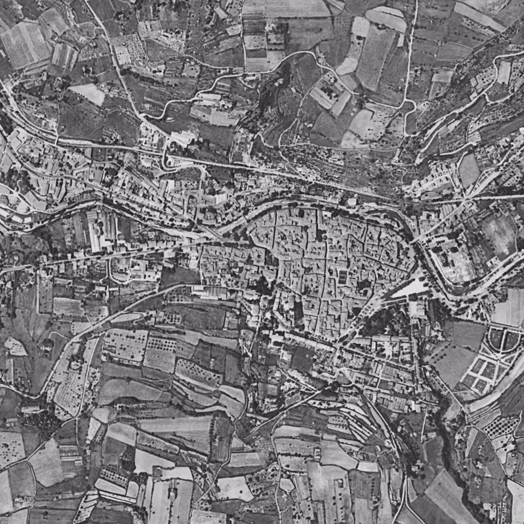 Apt en 1958, le centre vu du ciel, au même cadrage