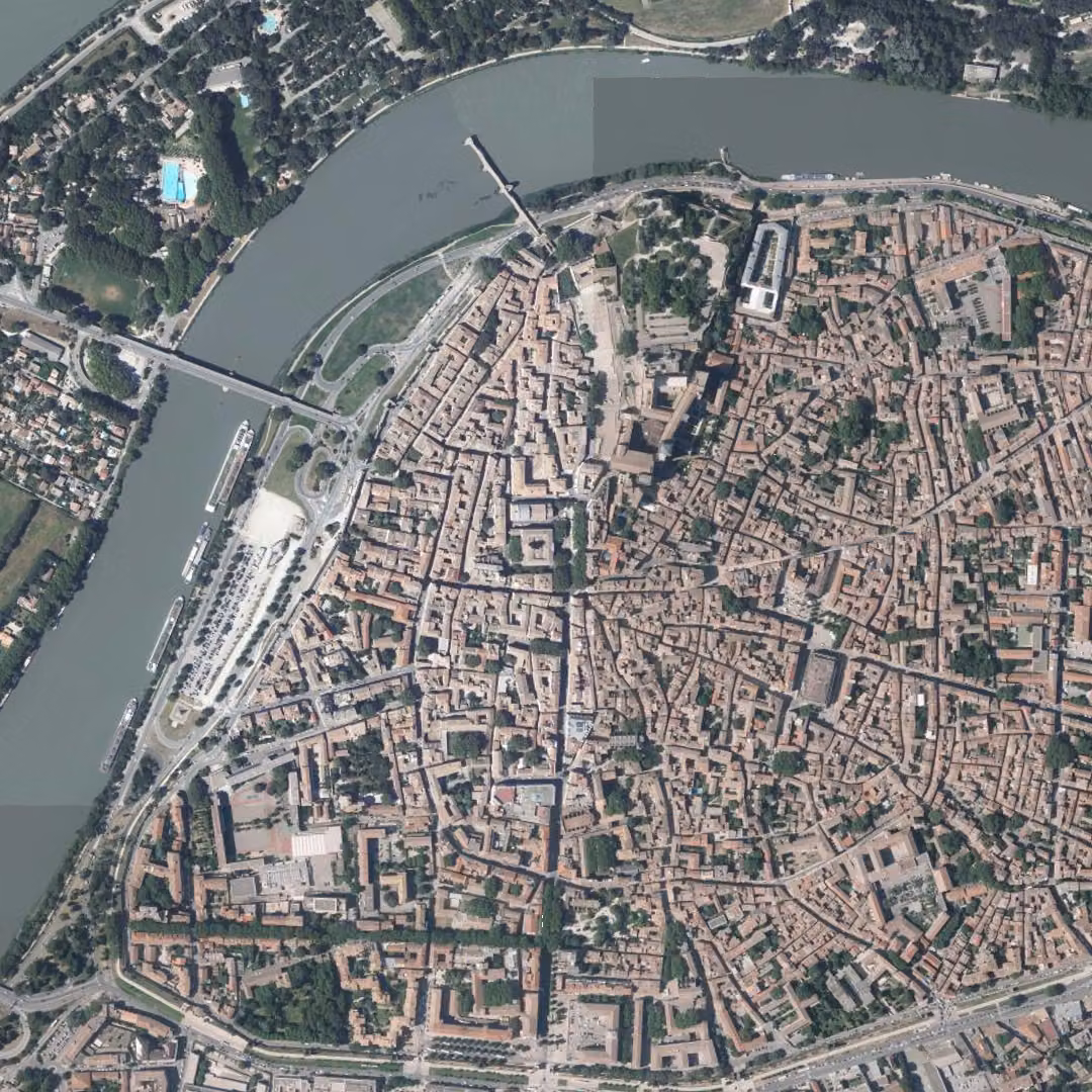 Avignon aujourd'hui, le centre vu du ciel