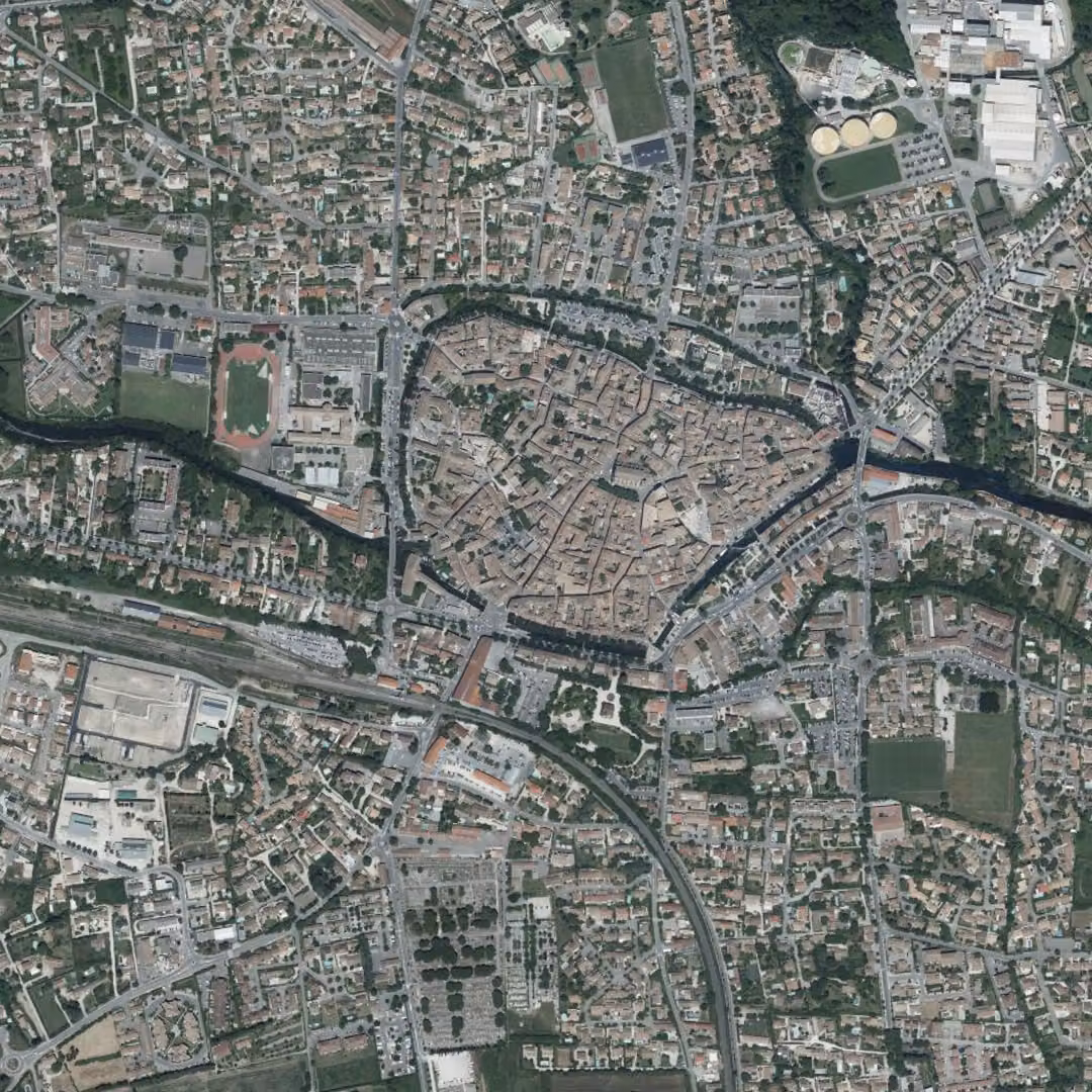 L'Isle-sur-la-Sorgue aujourd'hui, le centre vu du ciel