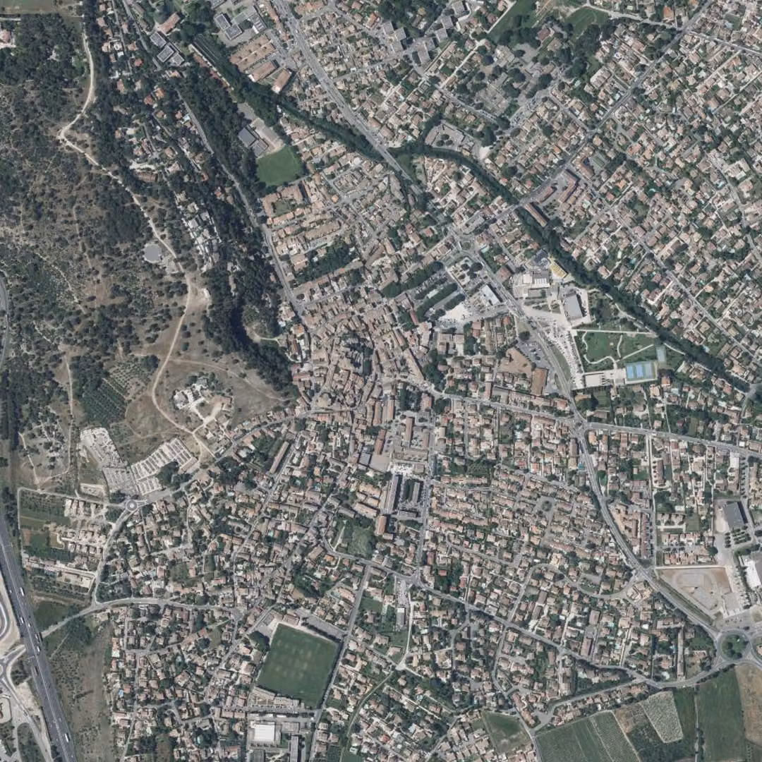 Vedène aujourd'hui, le centre vu du ciel