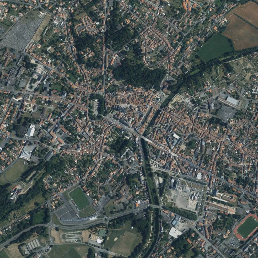 Fontenay-le-Comte aujourd'hui, le centre vu du ciel