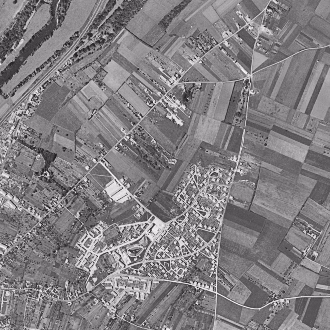 Buxerolles en 1958, le centre vu du ciel, au même cadrage