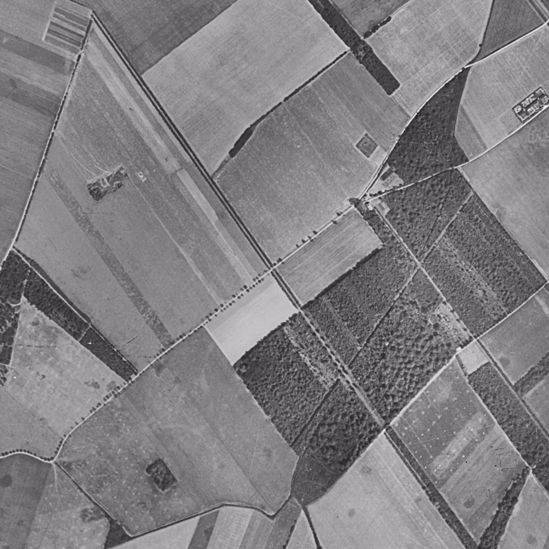 Évry-Courcouronnes en 1949, le centre vu du ciel, au même cadrage