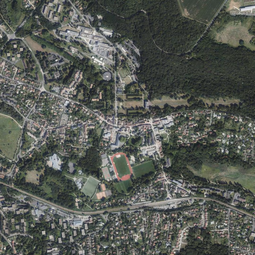 Gif-sur-Yvette aujourd'hui, le centre vu du ciel