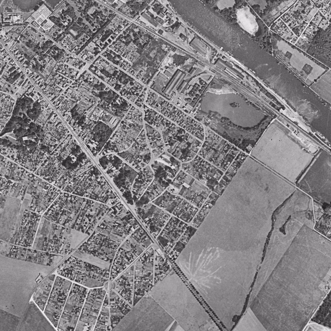Ris-Orangis en 1949, le centre vu du ciel, au même cadrage