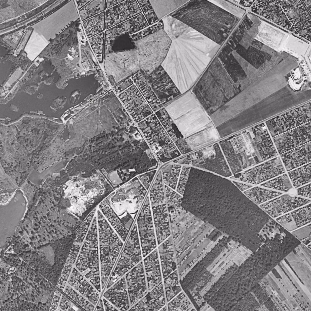 Vigneux-sur-Seine en 1949, le centre vu du ciel, au même cadrage