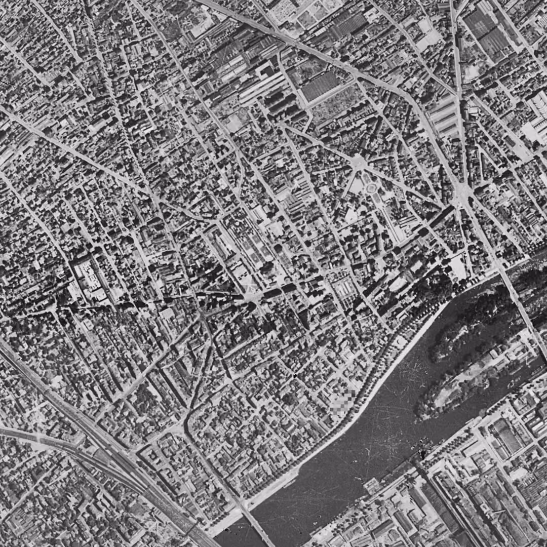 Asnières-sur-Seine en 1949, le centre vu du ciel, au même cadrage