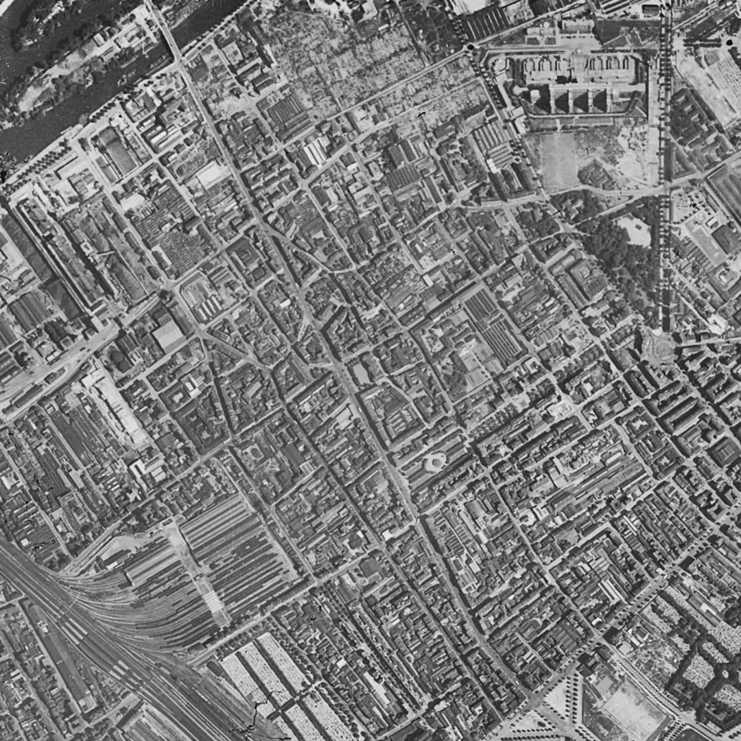 Clichy en 1949, le centre vu du ciel, au même cadrage