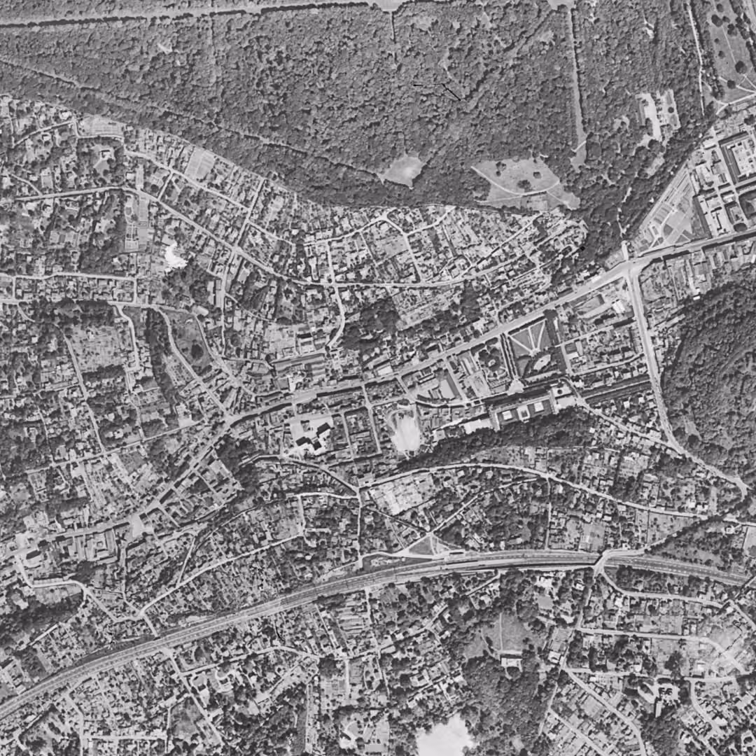 Sèvres en 1949, le centre vu du ciel, au même cadrage