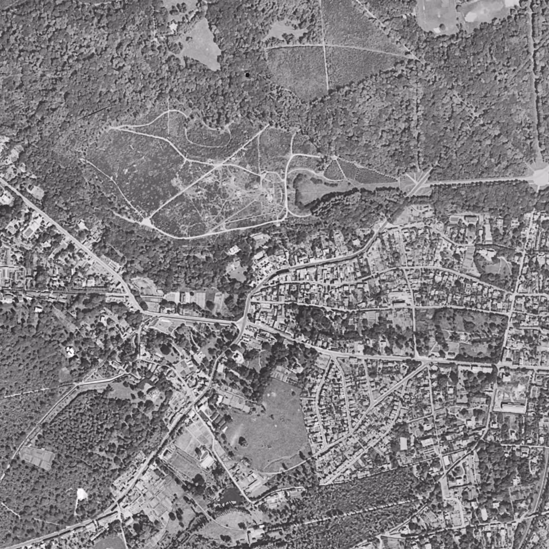 Ville-d'Avray en 1949, le centre vu du ciel, au même cadrage