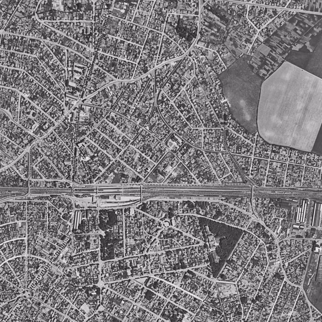 Aulnay-sous-Bois en 1949, le centre vu du ciel, au même cadrage