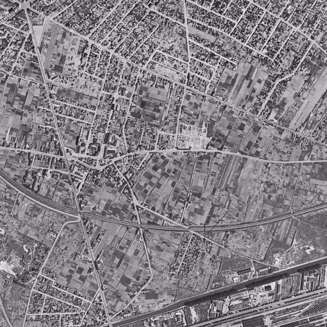 Bobigny en 1949, le centre vu du ciel, au même cadrage
