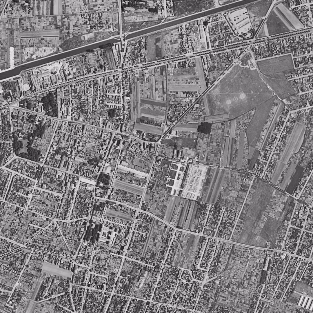 Bondy en 1949, le centre vu du ciel, au même cadrage
