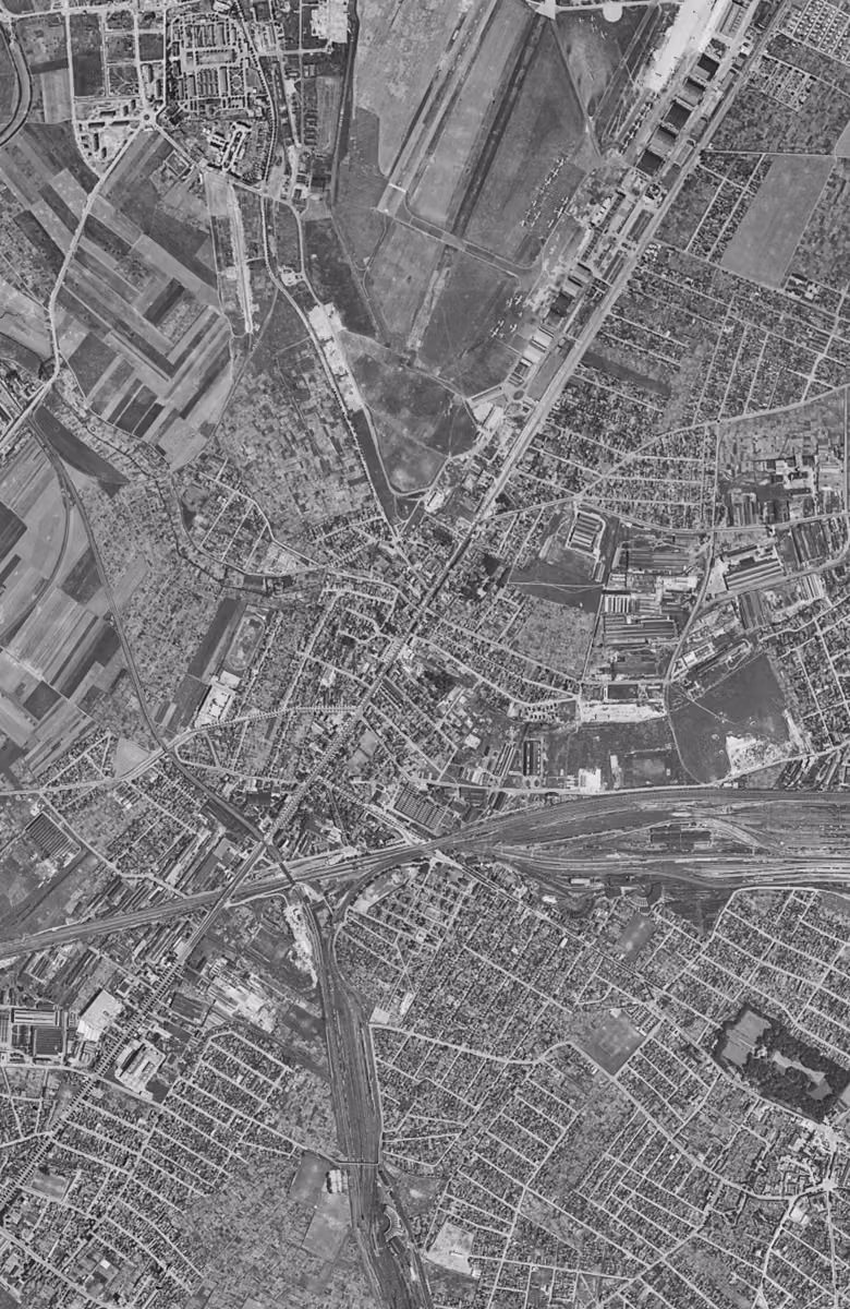 Le Bourget en 1949, le territoire vu du ciel, au même cadrage
