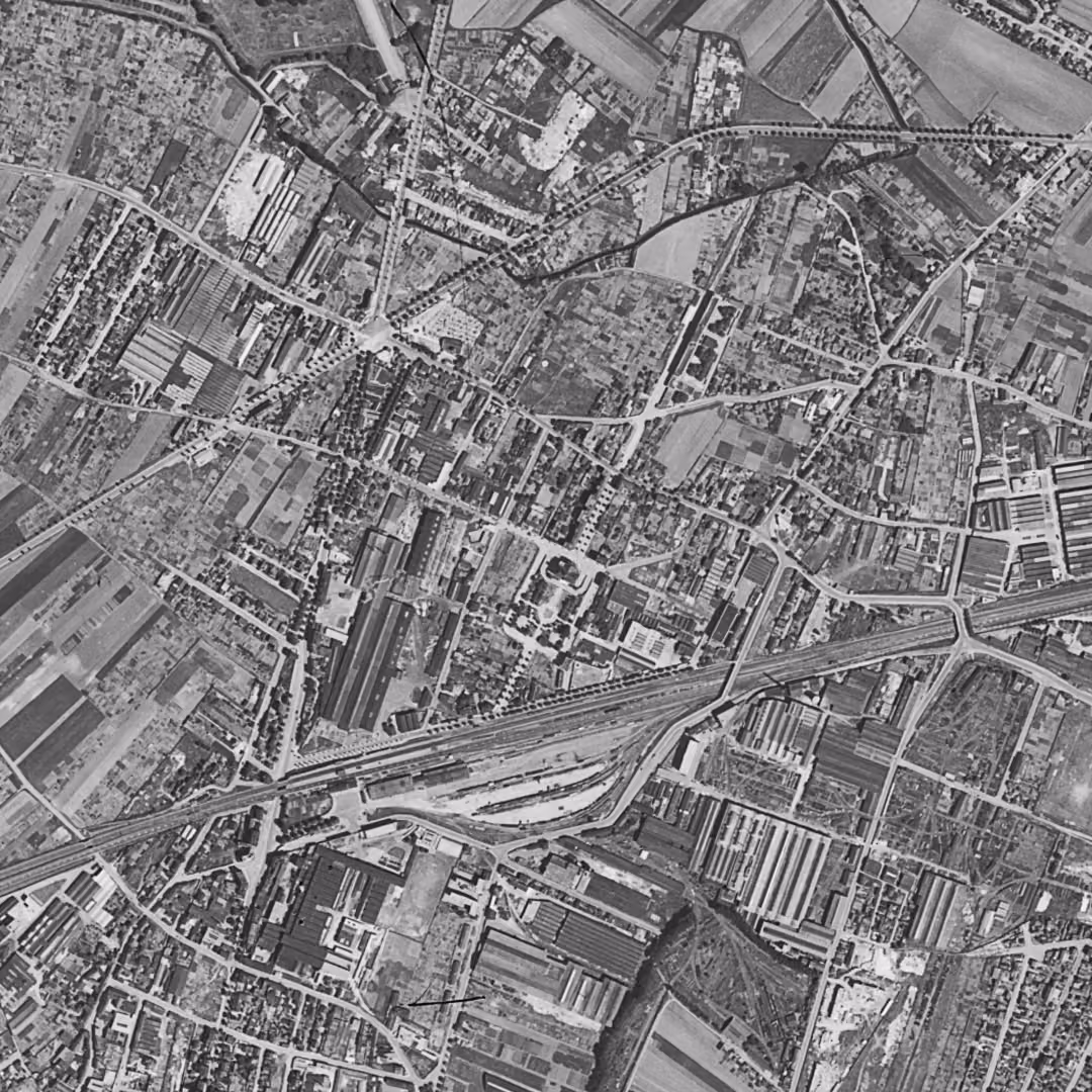 La Courneuve en 1949, le centre vu du ciel, au même cadrage