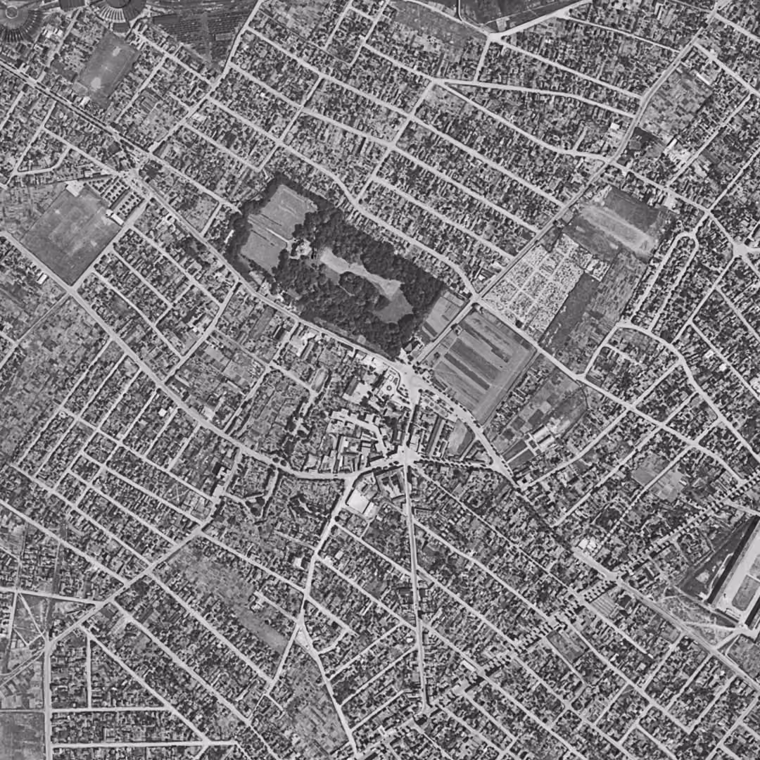 Drancy en 1949, le centre vu du ciel, au même cadrage