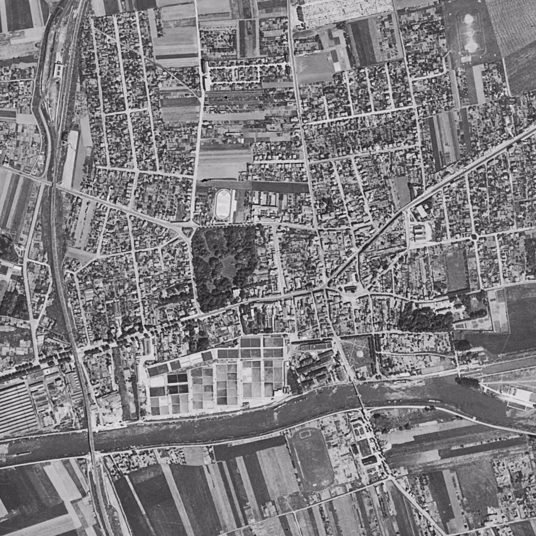 Neuilly-sur-Marne en 1949, le centre vu du ciel, au même cadrage