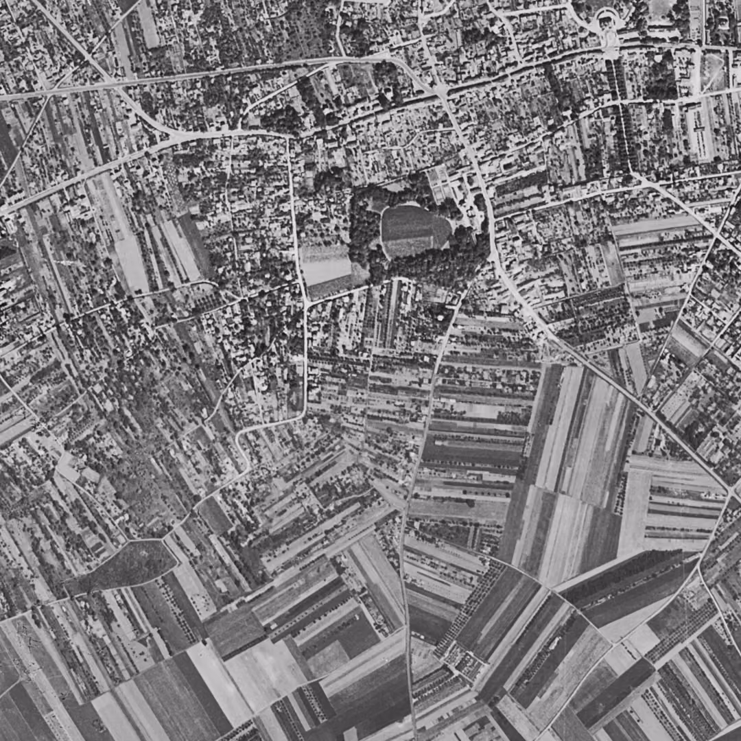 Noisy-le-Grand en 1949, le centre vu du ciel, au même cadrage