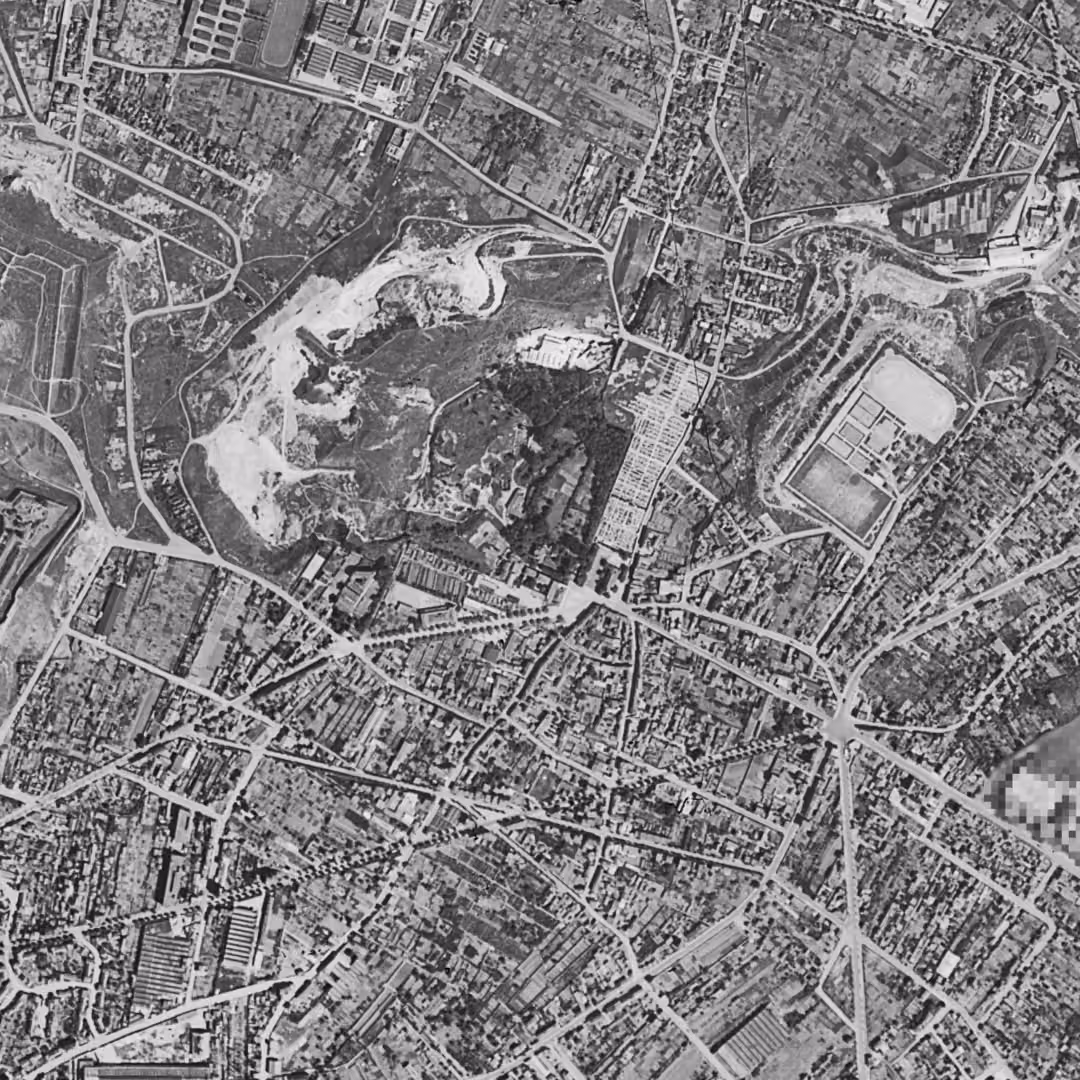 Romainville en 1949, le centre vu du ciel, au même cadrage