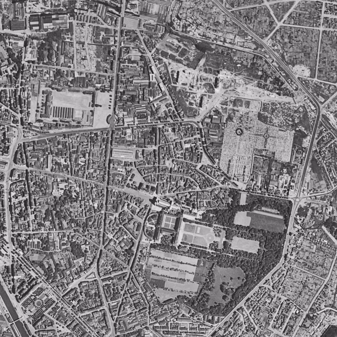 Saint-Denis en 1949, le centre vu du ciel, au même cadrage
