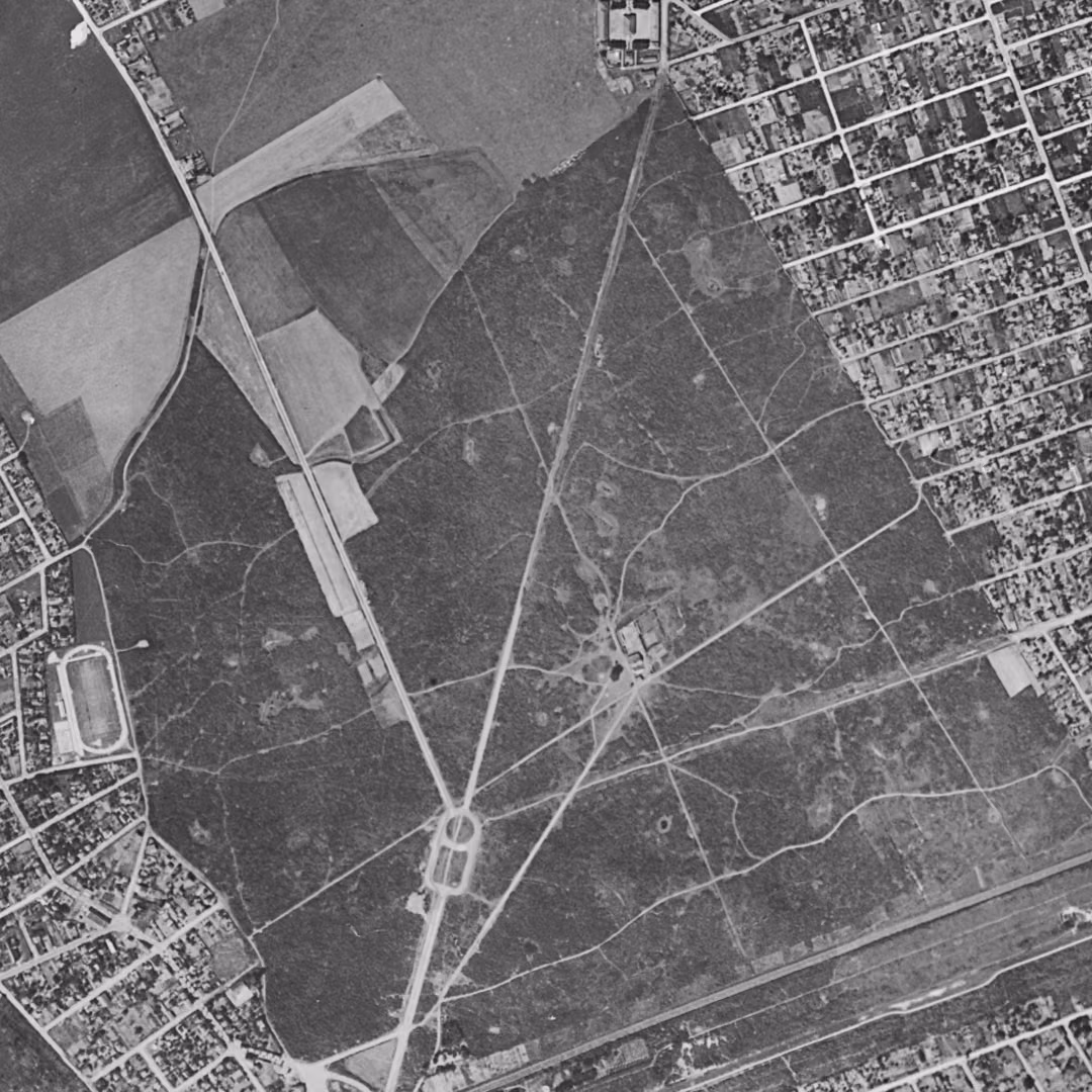 Tremblay-en-France en 1949, le centre vu du ciel, au même cadrage