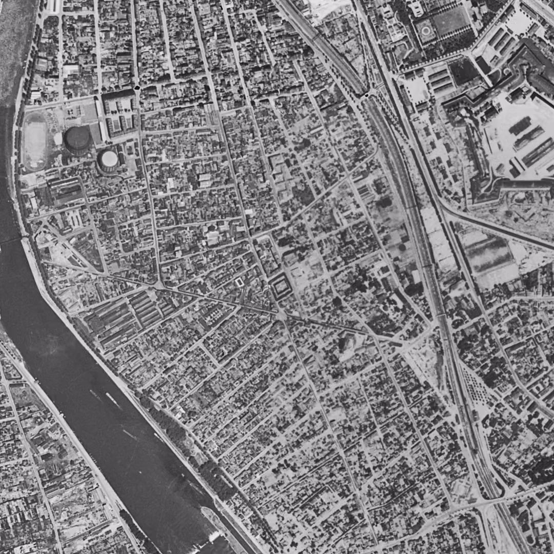 Alfortville en 1949, le centre vu du ciel, au même cadrage