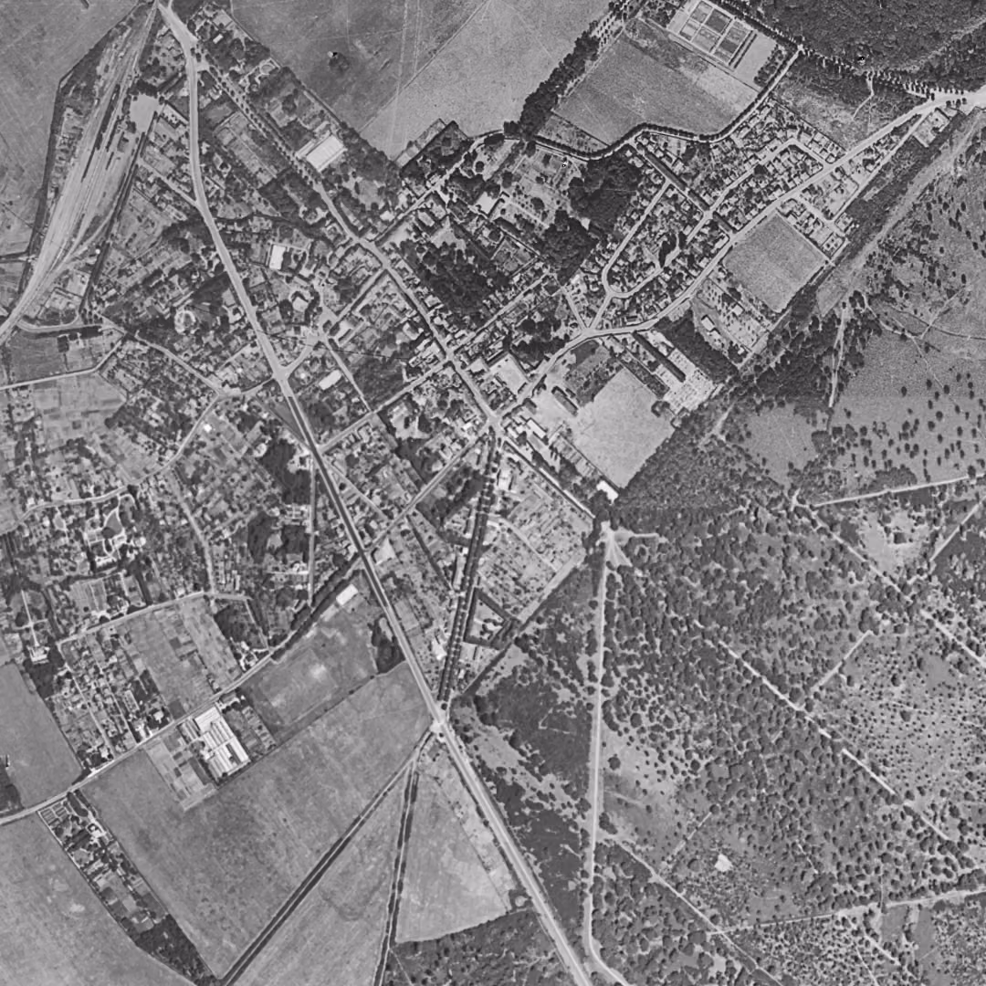 Boissy-Saint-Léger en 1949, le centre vu du ciel, au même cadrage
