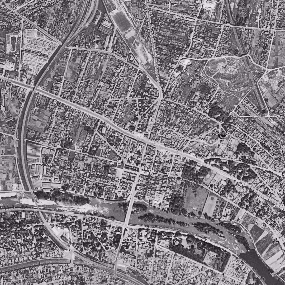 Champigny-sur-Marne en 1949, le centre vu du ciel, au même cadrage