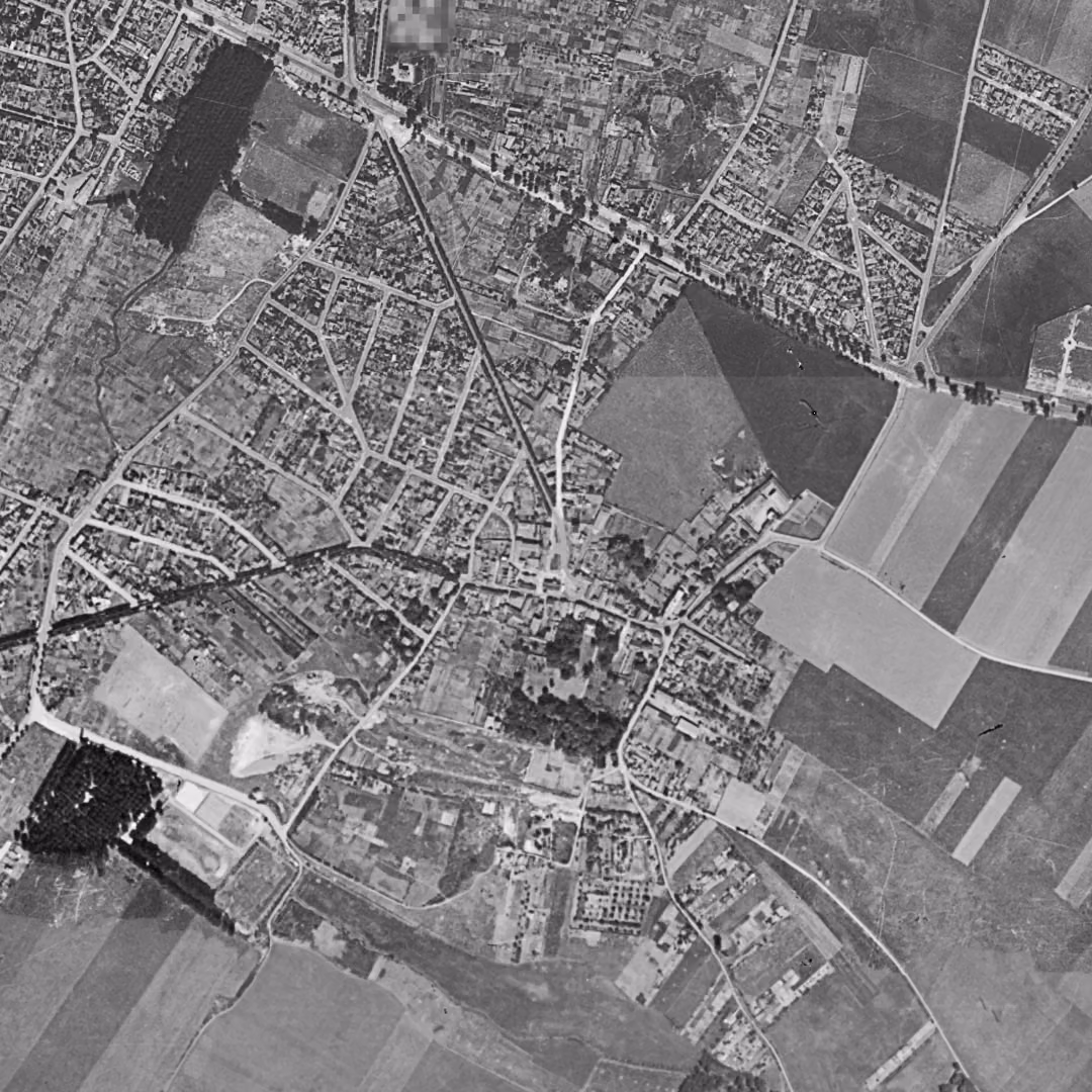Fresnes en 1949, le centre vu du ciel, au même cadrage