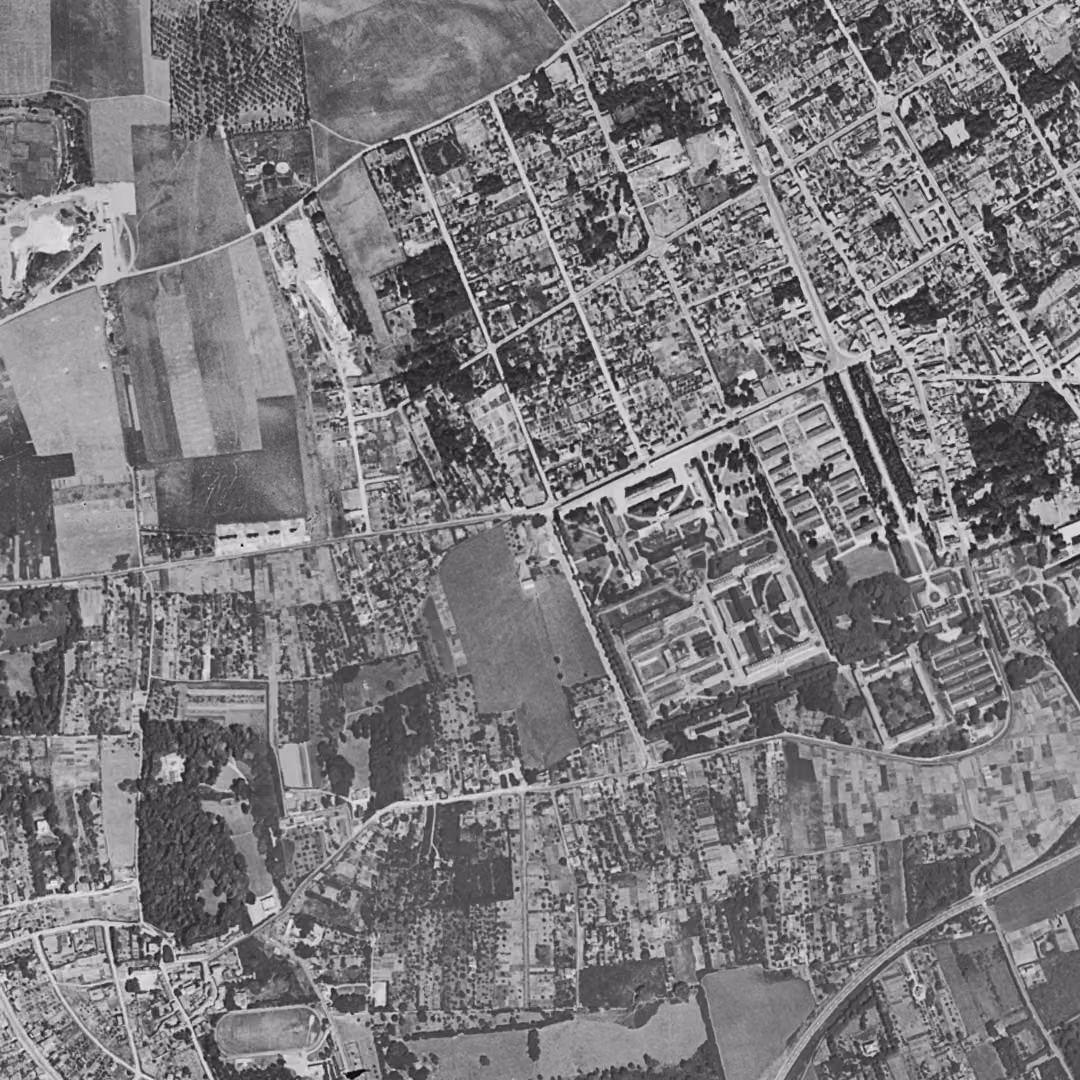 Limeil-Brévannes en 1949, le centre vu du ciel, au même cadrage